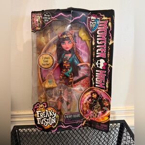 New Monster High Freaky Fusions Cleolei